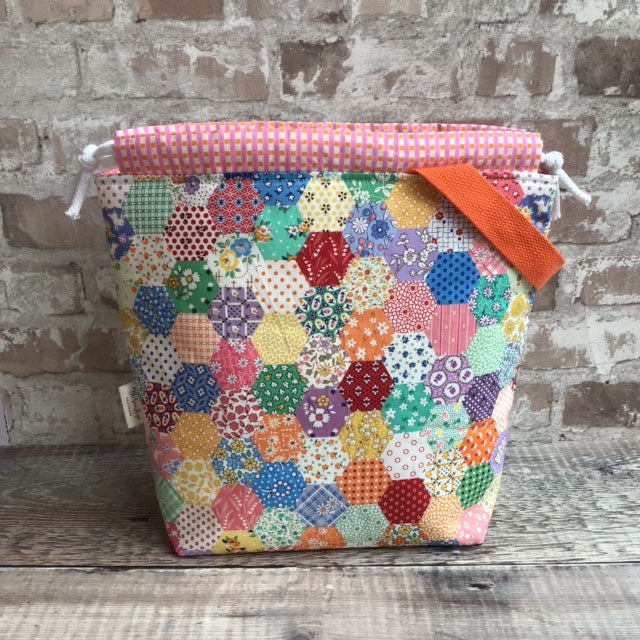 Hexi Medium Drawstring Bag