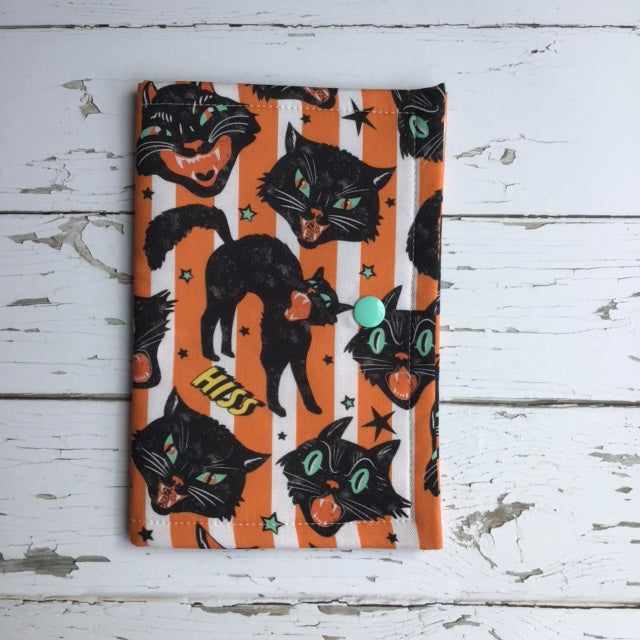 Scary Cat Thread Bed