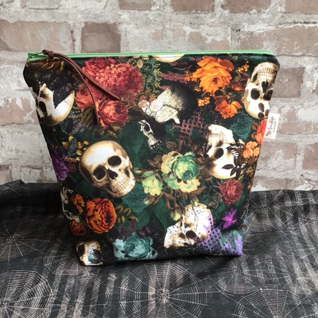 Spooky Skulls Medium Zipper Bag